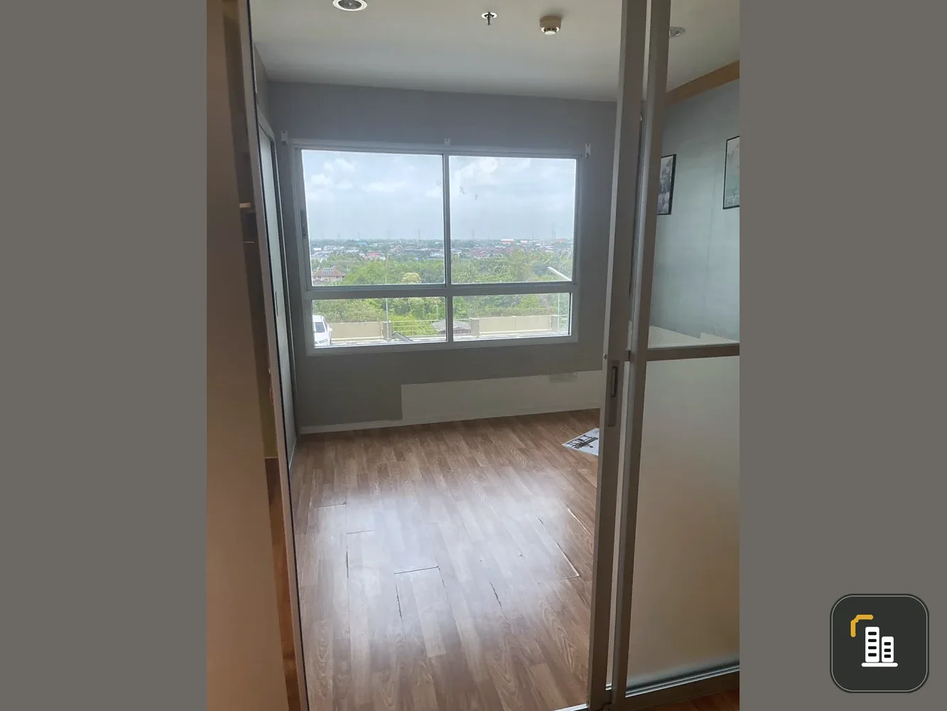 Selling an unfurnished, ready-to-move-in unit at Lumpini Park Phetkasem 98. Perfect for those who love decorating! Book now!+++