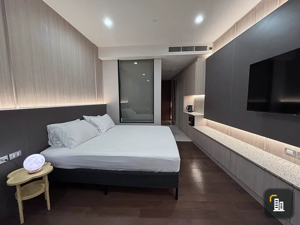 For rent: Movenpick White Sand Beach, high floor unit, fully furnished, spacious and comfortable. Book now!