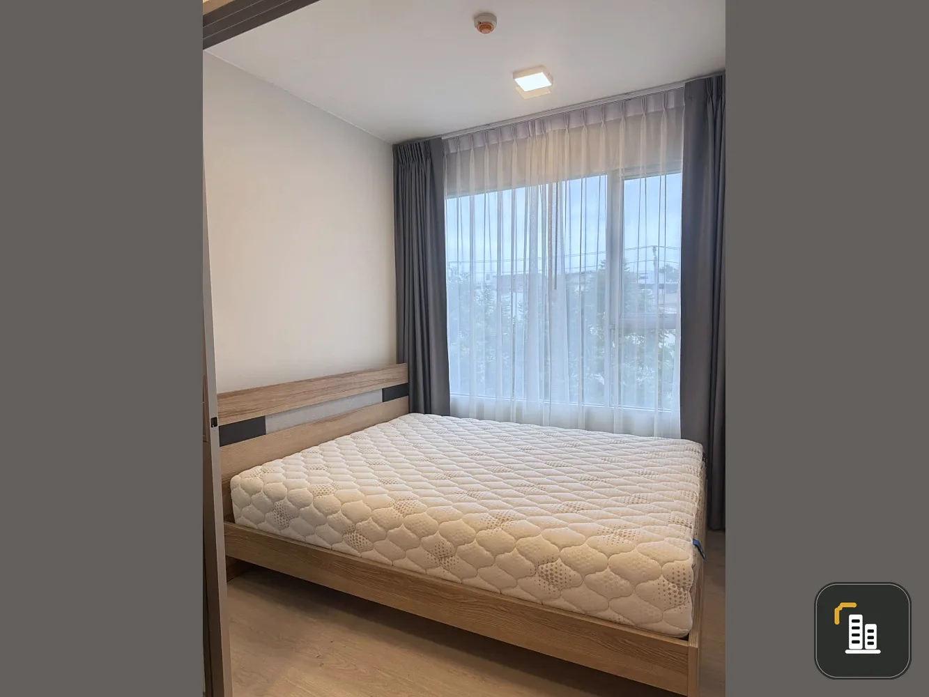 For rent: Plum Condo Sukhumvit 62. Condo ready to move in, good location, convenient travel, complete with furniture and electrical appliances. Ready