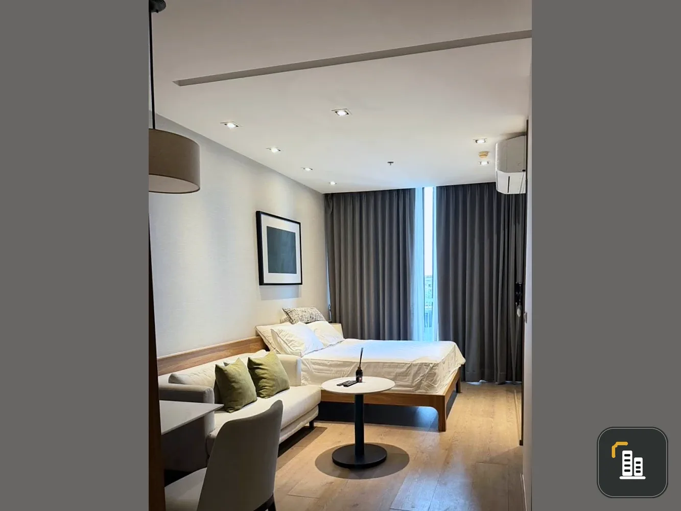 Urgent sale! Condo Park 24 Origin Phrom Phong. Ready to move in, fully furnished. Just bring your belongings and move right in!