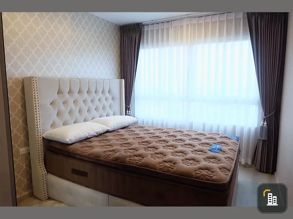 Selling Elio Sathorn-Wutthakat 1 bedroom, 1 bathroom unit. Great location. Fully furnished. Move-in ready!