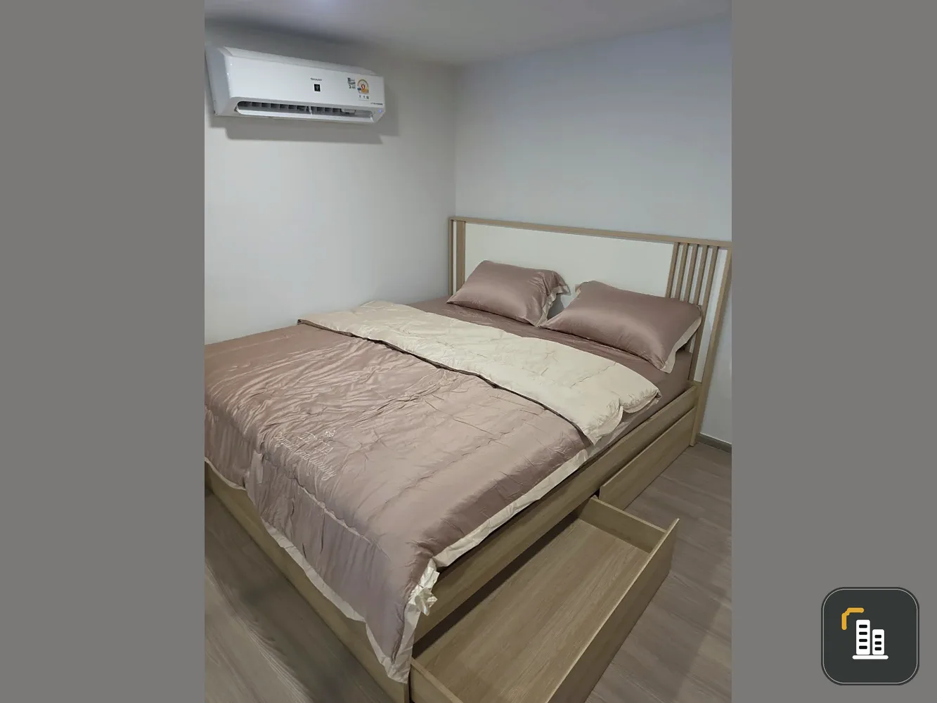 Condo for rent at Aspire Sukhumvit - Rama 4. Ready to move in, 32nd floor with great views. Convenient and fully furnished. Book now!