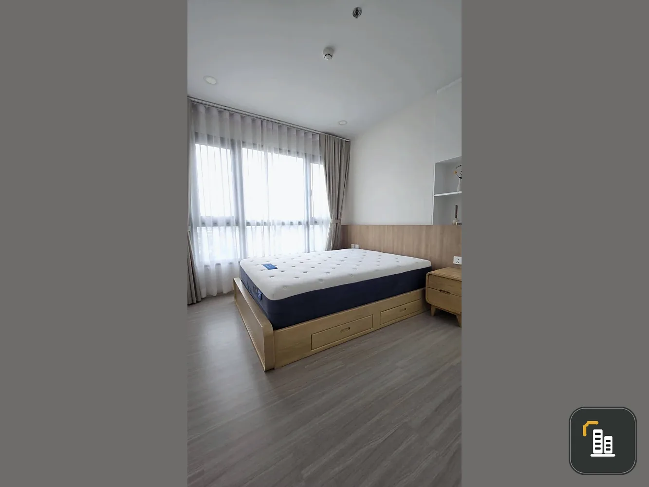For SALE & RENT Spacious Corner Unit on High Floor with Fixed Parking Space Supalai Lite Thaphra - Wongwian Yai