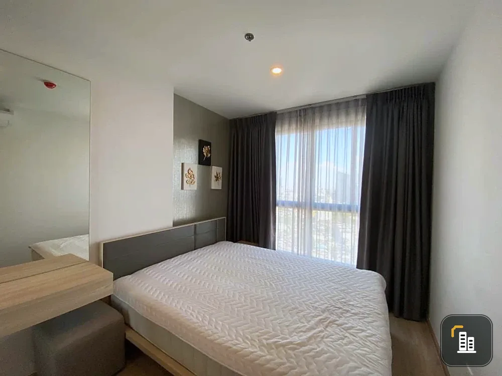 Selling Ideo O2 condo units. Nice and fully furnished. Book now!