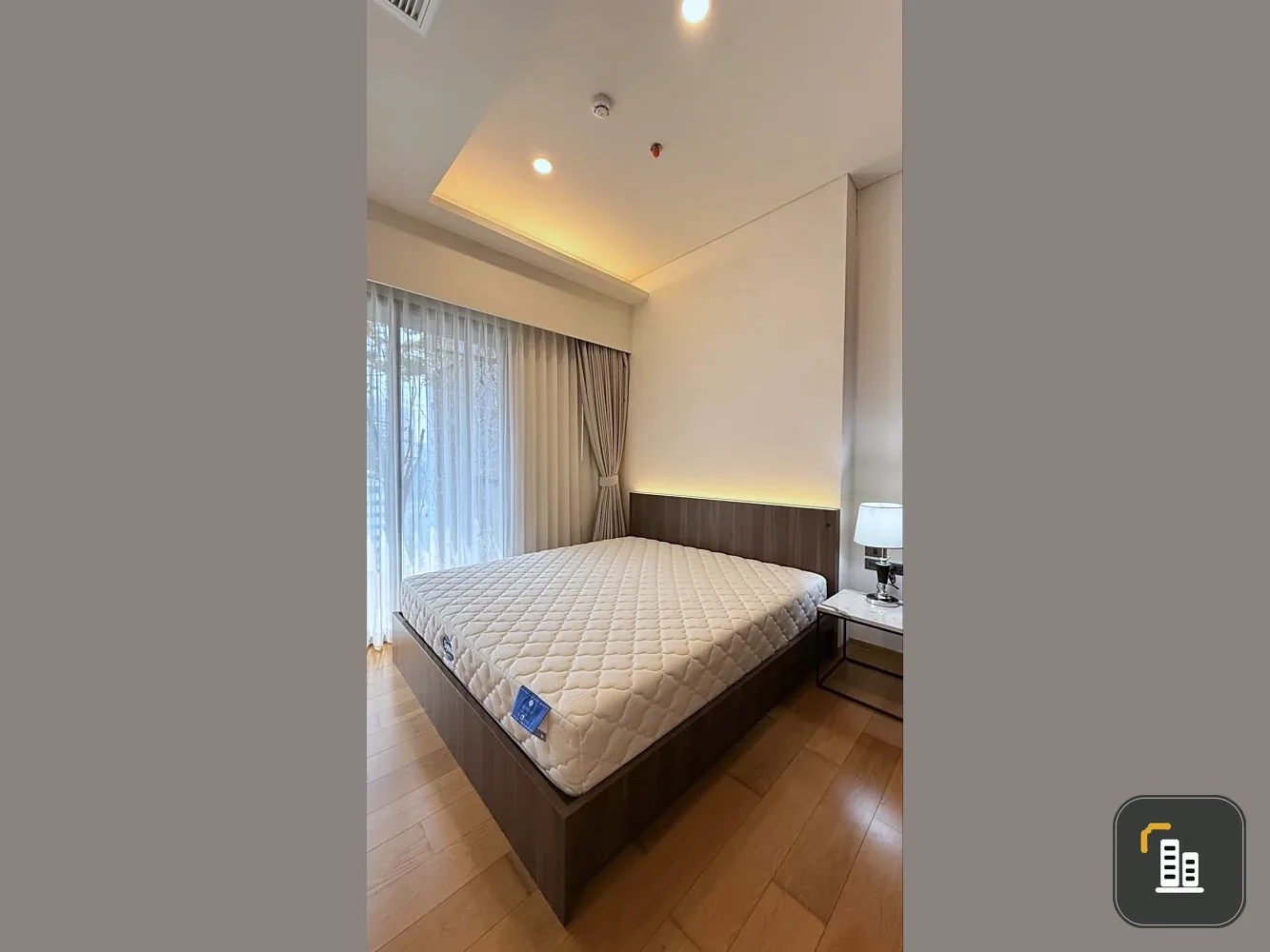 For rent: Siamese Exclusive Sukhumvit 31, 2 bedrooms, spacious living area, and exclusive private lift. Book now!