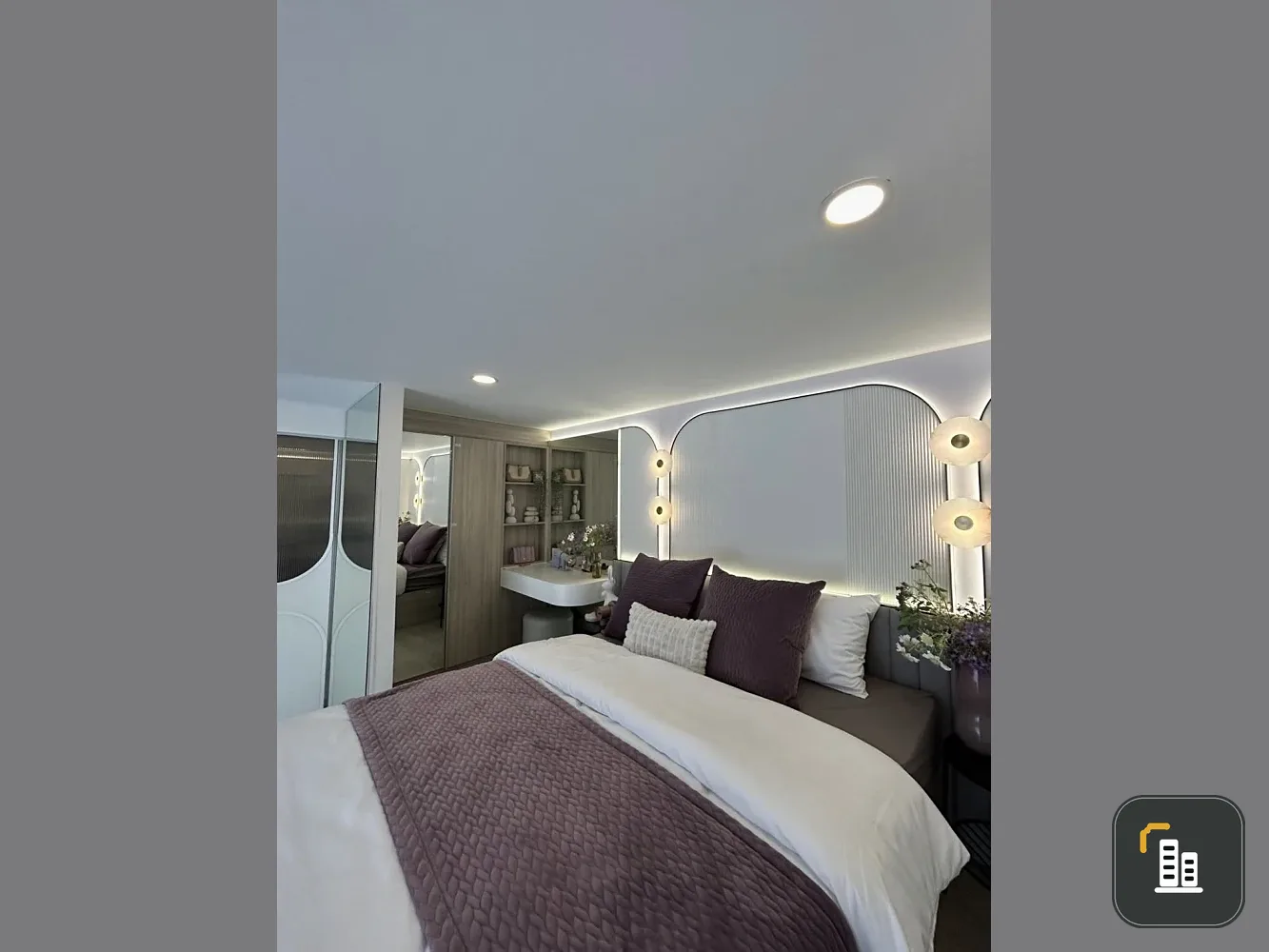 Selling down payment for Origin Place Ramkhamhaeng 153, 1 bedroom unit. Great location, beautiful city view, unblocked. Book now!
