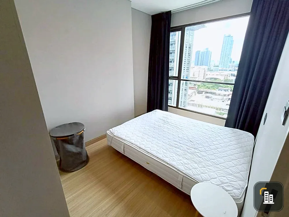 For rent: Lumpini Suite Phetchaburi-Makkasan. A comfortable room with efficient use of space. Convenient and complete amenities all in one place. Don'