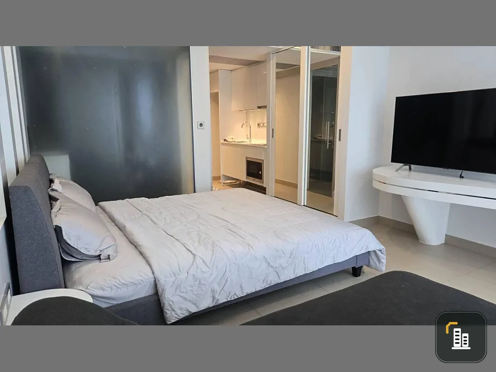 Selling Sands Condominium Pattaya (South Pattaya), Studio room, prime location on Pratumnak Hill, fully furnished.