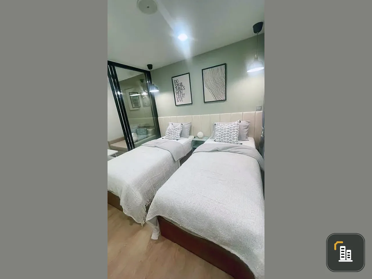 Selling a Kave Town Shift condo unit on the 5th floor. Great location, convenient transportation, fully furnished. Just bring your bags and move in!