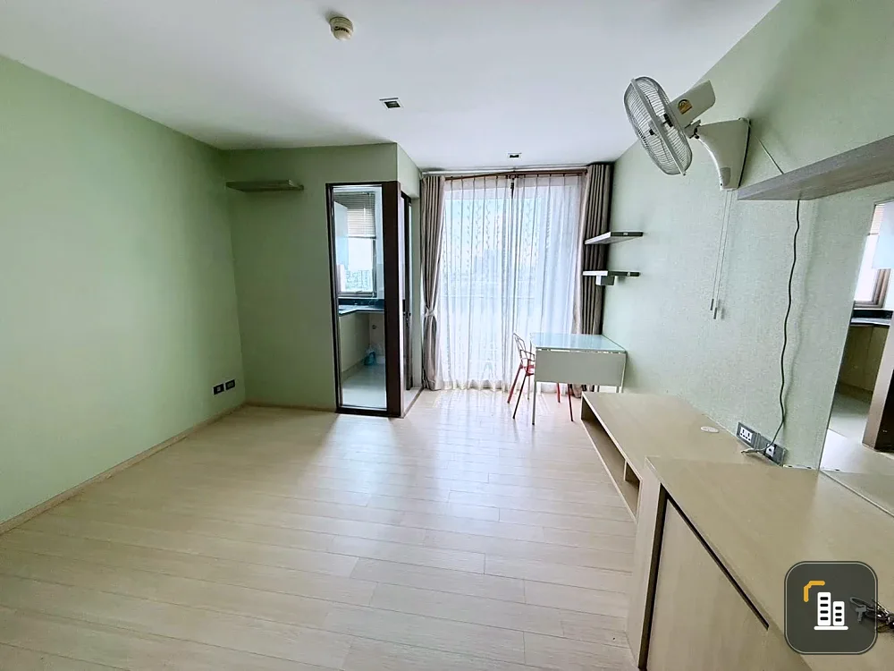 Selling 2 studio rooms at Nice Suites Sanambinnam. Complete with common areas and amenities. Book now!