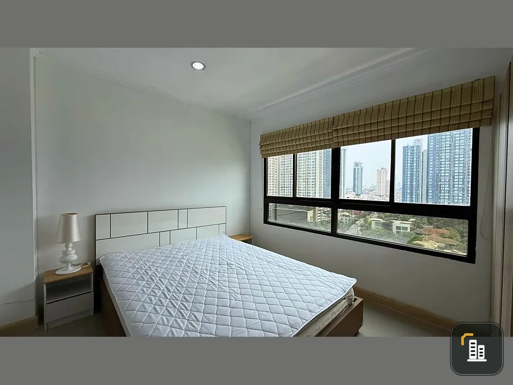 For rent condo Lumpini Ville Sukhumvit 77, room ready to move in. Satisfying usable space Complete amenities, come book now.
