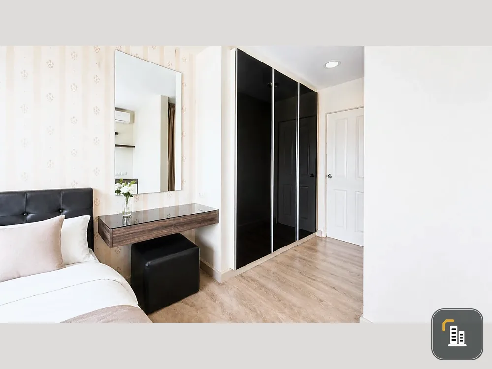 Selling The Link Vano Sukhumvit 64, 5th floor, fully furnished unit. Book now! Don't miss out!
