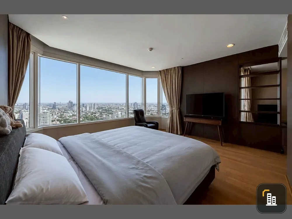Ultra-Luxury Riverfront Penthouse-Like Condo for SALE - 43rd Floor & 100% PET-FRIENDLY Watermark Chaophraya River