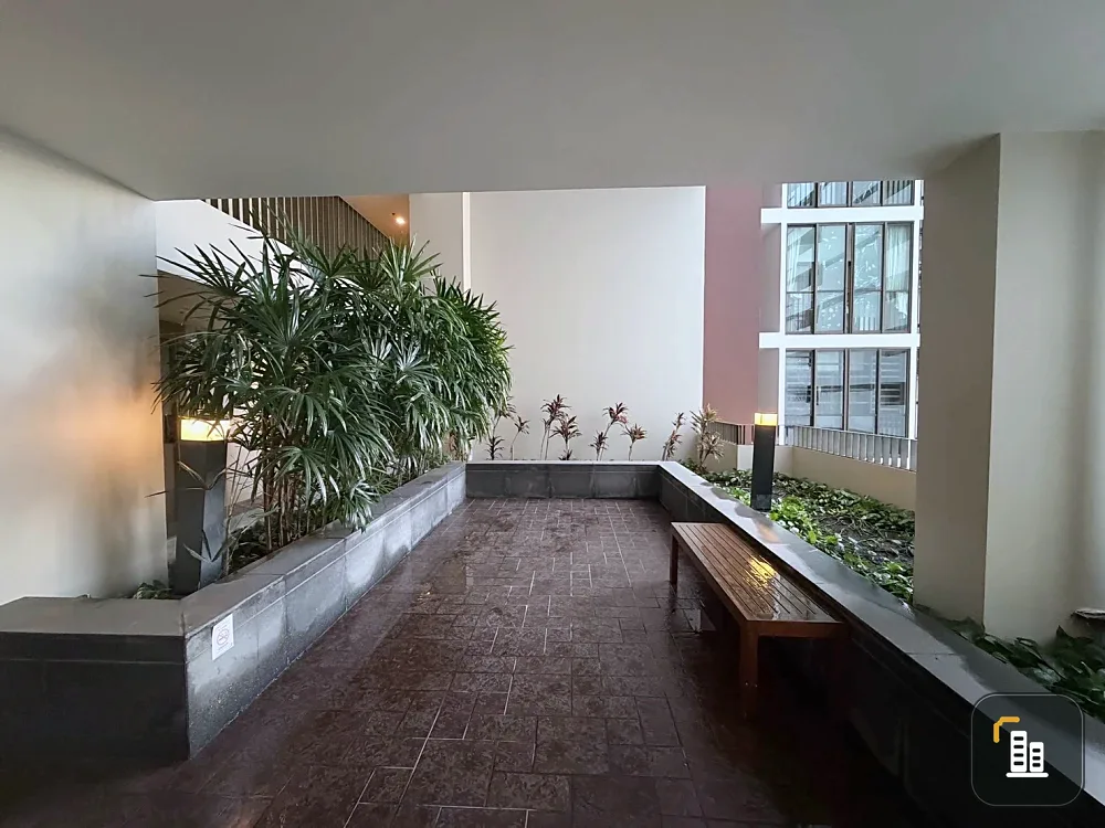 [FOR SALE & RENT] Ultra-Private Corner Unit on High Floor with Pool View & Resident Garden | Ideo Sathorn-Taksin