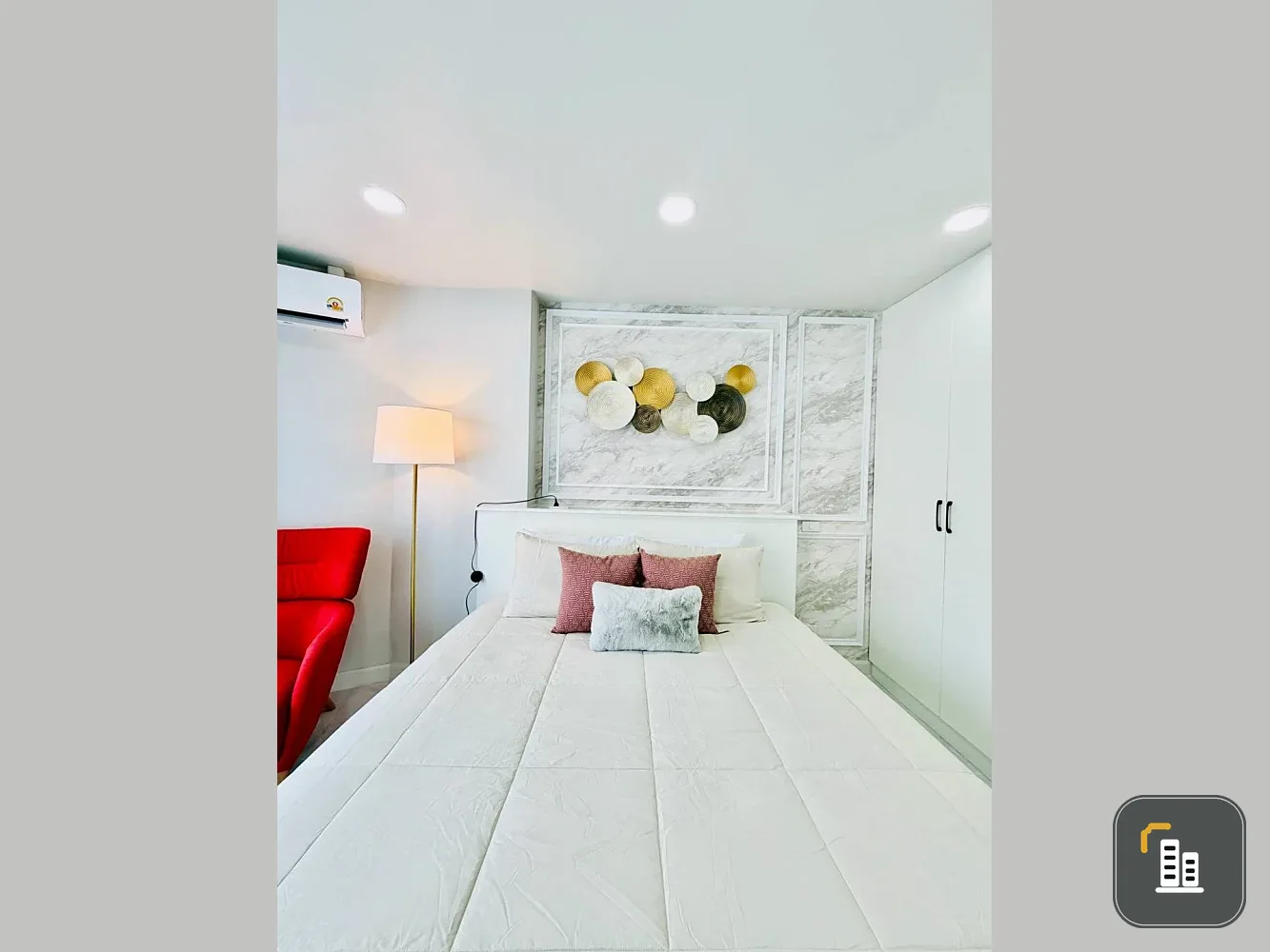 Selling one unit at View Talay Jomtien Condominium, 3rd floor. Nicely decorated and fully furnished with all appliances. Book now!