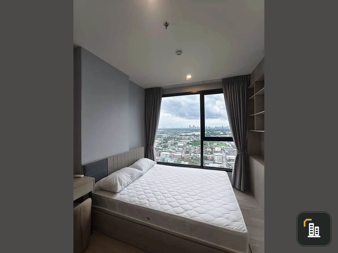 For rent: Ideo Mobi Sukhumvit East Point, corner unit, bright and airy, 30th floor, city view, BTS view, Chao Phraya River view. Book now!
