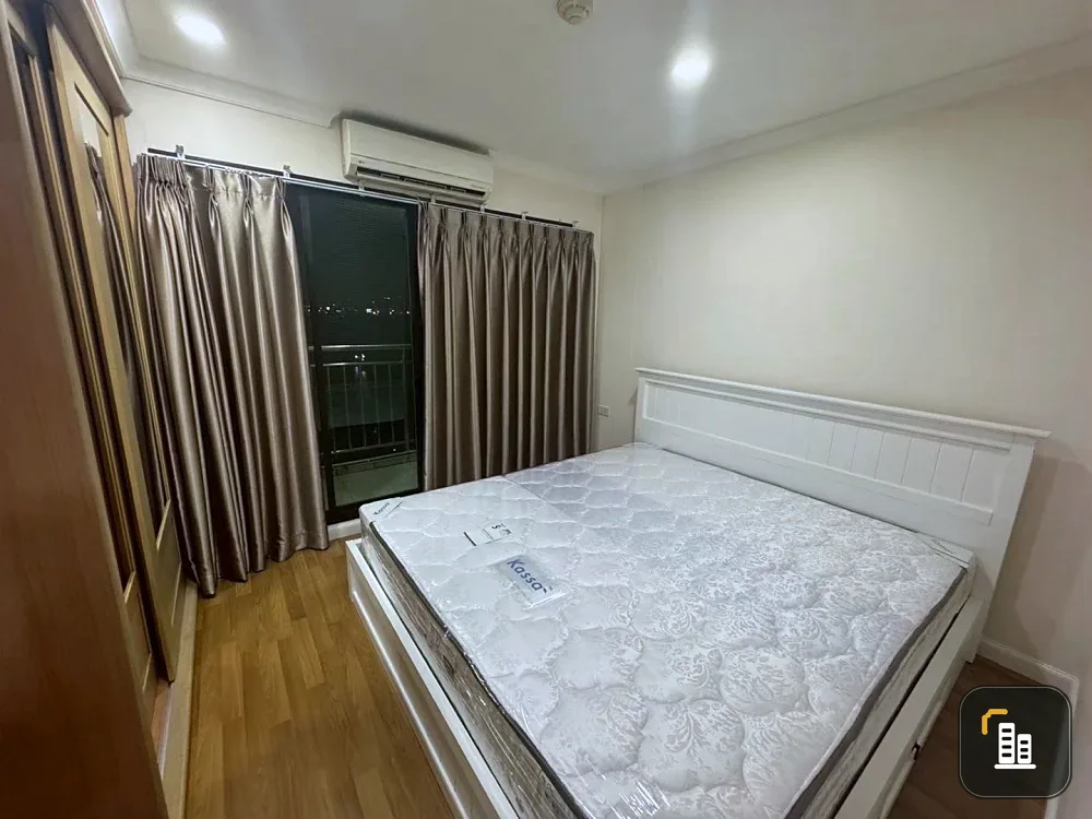 Selling a fully furnished 19th-floor unit at Lumpini Place Narathiwat-Chaophraya. Book now!