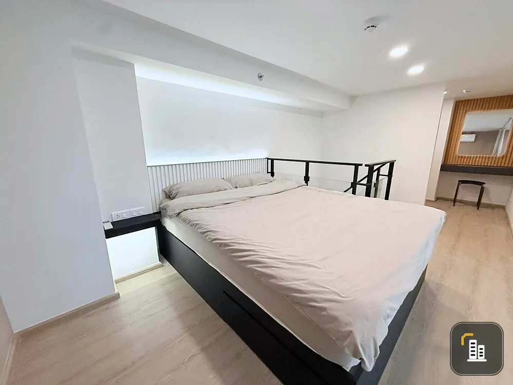 For sale or rent: Origin Plug & Play Nonthaburi Station unit. High ceilings, spacious and airy, fully furnished and equipped with appliances. Book now