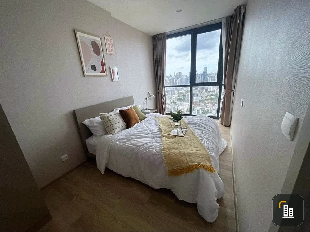 For rent: Oka Haus Sukhumvit 36, 42nd floor. High floor with stunning, unobstructed city views. Fully furnished. Book now!