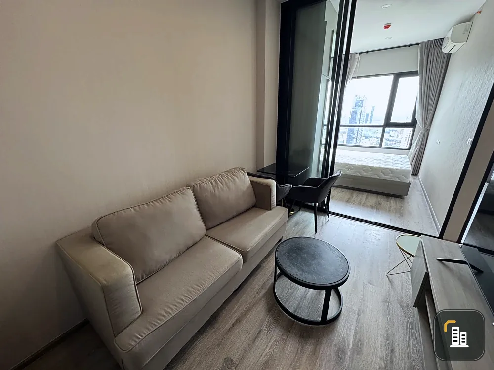 For rent: Knights Bridge Prime On-Nut high-floor condo, fully furnished and equipped, ready to move in.