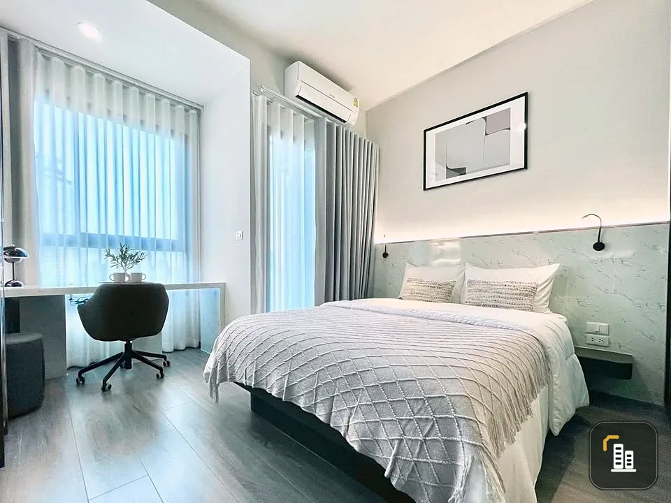 FOR RENT Ideo Sukhumvit - Rama 4. Nicely decorated room with built-in furniture throughout. Just bring your suitcase and move in!
