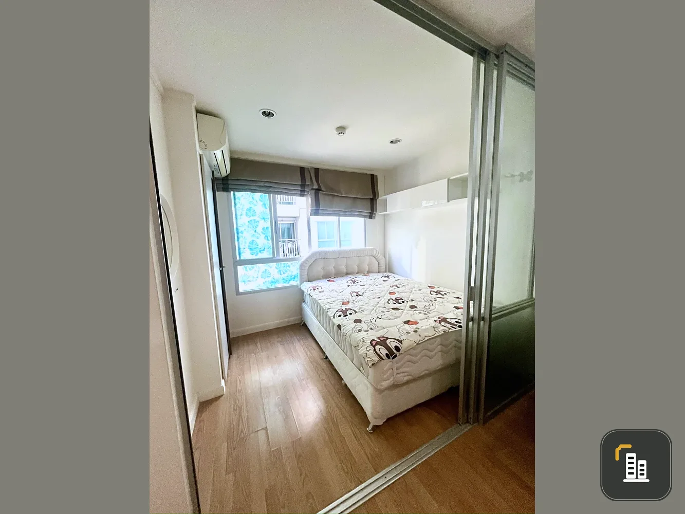 For sale: Lumpini Ville Phatthanakan-Phetchaburi New Road, Building B1, 4th floor. Fully furnished with appliances. Just bring your personal belonging