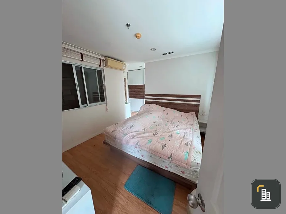For sale: Lumpini Park Pinklao, 2 bedrooms, 2 bathrooms. Excellent condition, located on the top floor. Don't miss this opportunity!