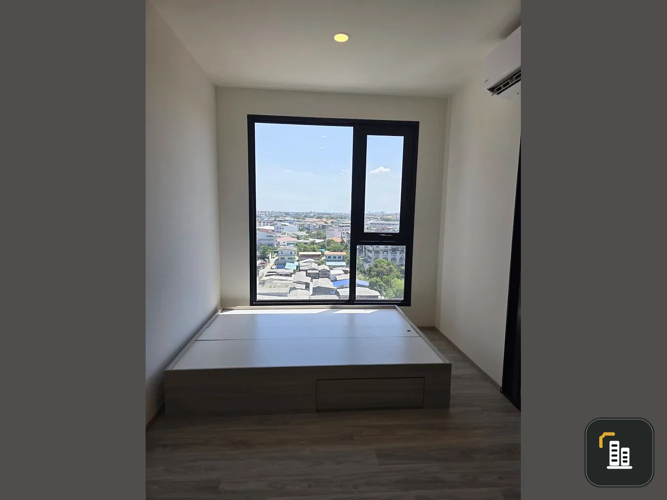 Selling a condo at Origin Place Phetkasem. North-facing unit, comfortable and not hot. Includes extras; pets are allowed. Book now!