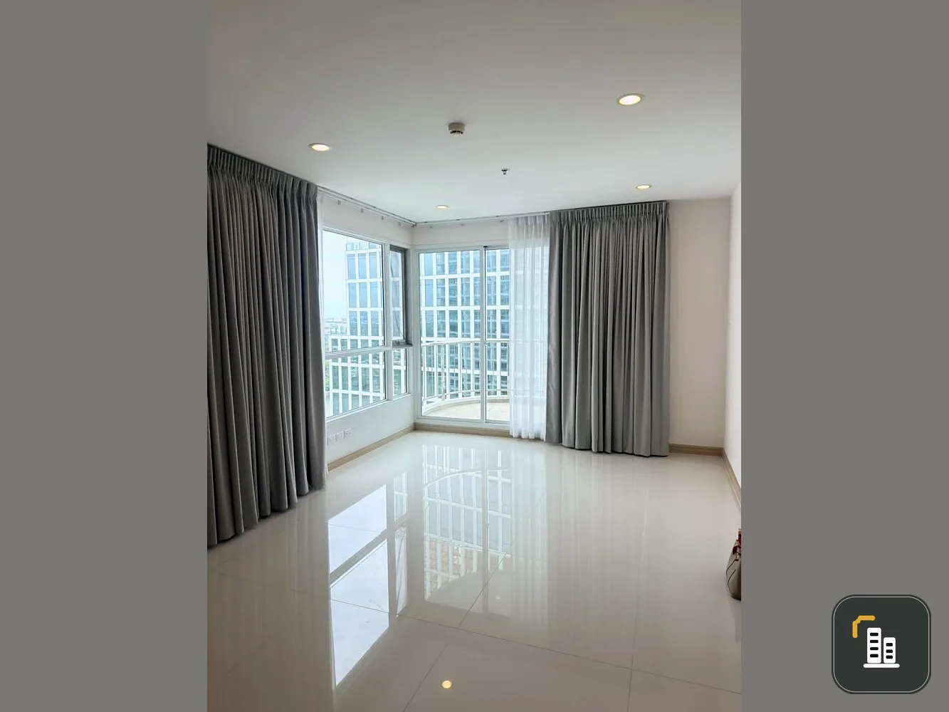 For rent: Supalai Riva Grand Rama 3, 2 bedrooms, spacious living area, prime location, Chao Phraya River view. Book now!