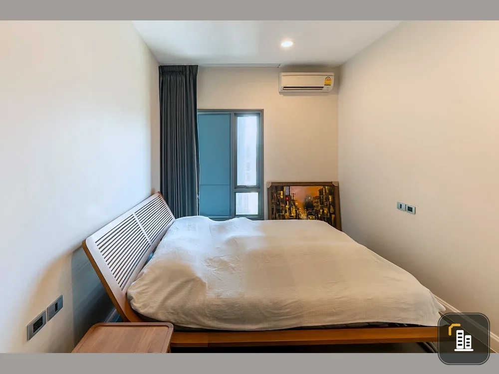 For rent: The Crest Sukhumvit 34. Spacious and comfortable unit with ample living space. Convenient and fully equipped. Book today! Don't miss out!