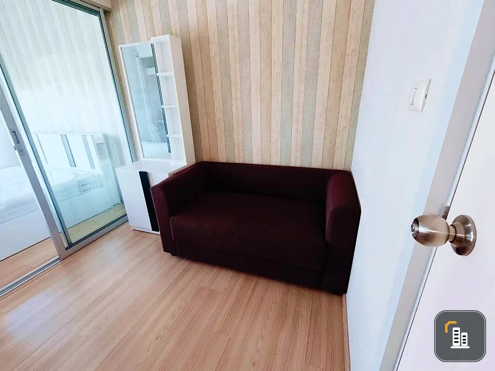 For sale or rent: Plum Condo Bangyai Station. A lovely unit with high-quality wallpaper and complete furnishings. Don't miss out!
