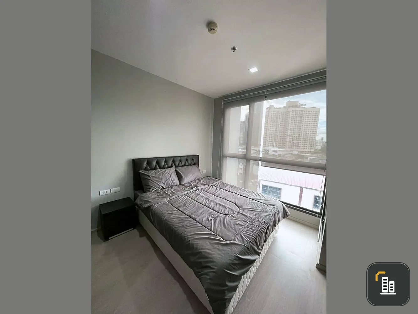 For sale: RHYTHM Sukhumvit 44/1. Modern interior design with dark tones and high-quality materials. Don't miss this opportunity!