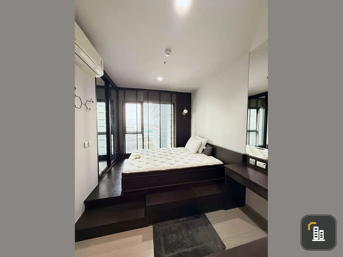Selling a unit at Life Asoke-Rama 9, 10th floor. A lovely unit, fully furnished. Interested in owning it? Reserve now!