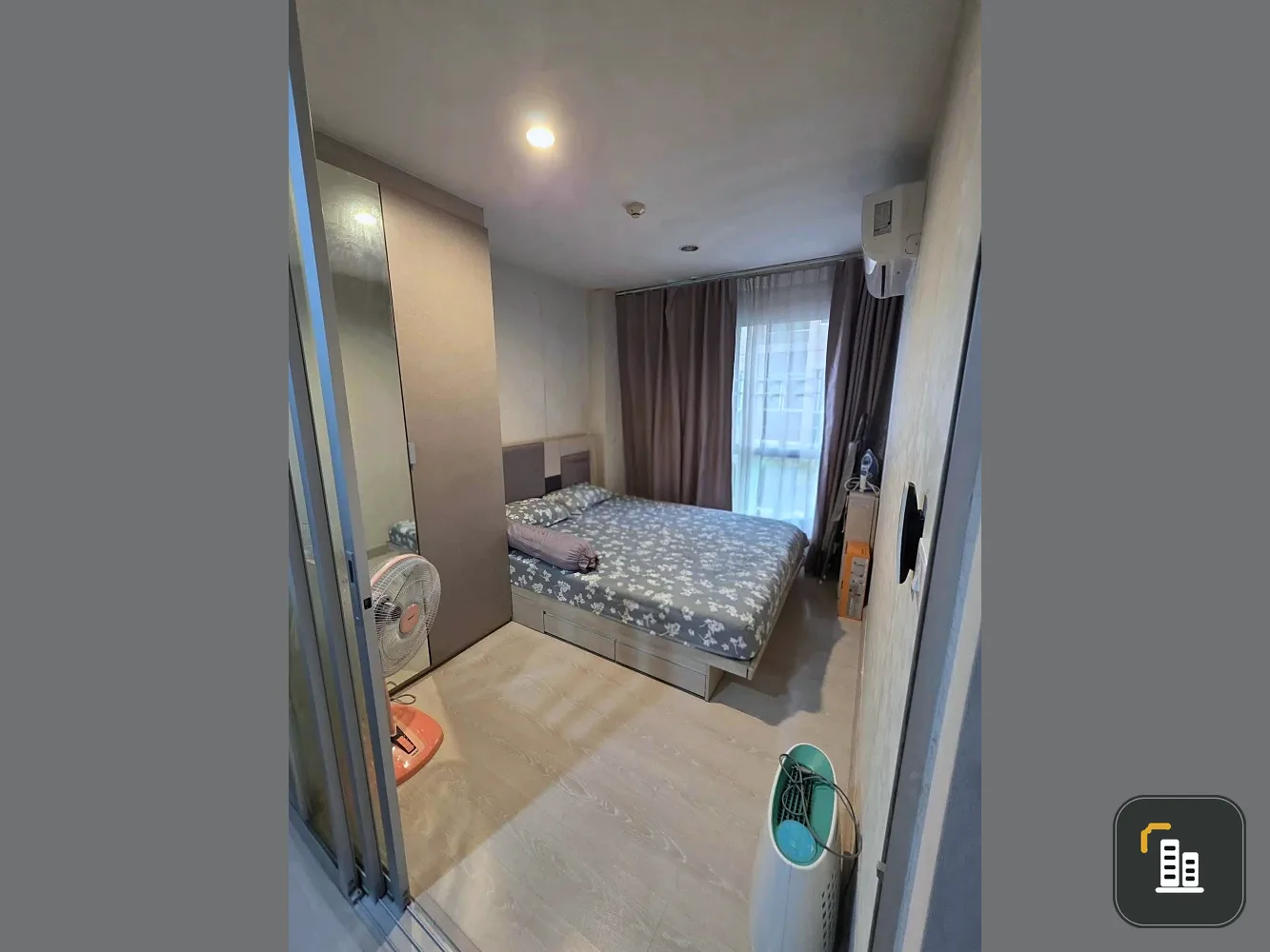 For sale or rent: Niche id Sukhumvit 113. A lovely unit with high-quality built-in furniture and matching wallpaper. Book now!