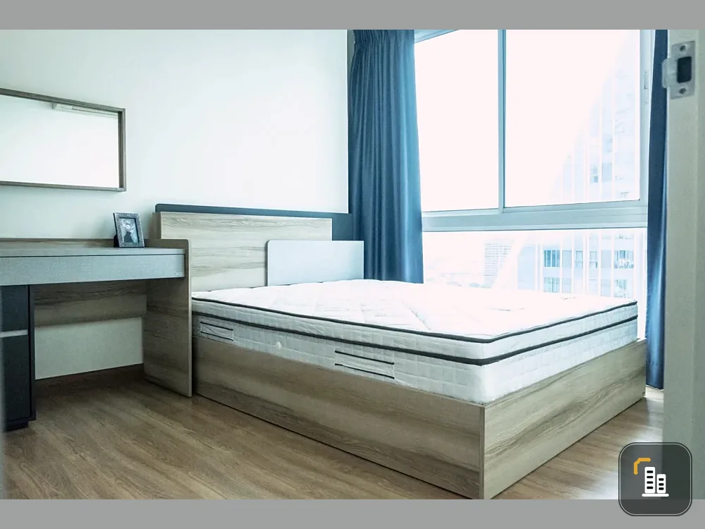 Selling WISH @ SAMYAN near Chulalongkorn University. Excellent location. Spacious and comfortable rooms. Fully furnished and ready to move in.