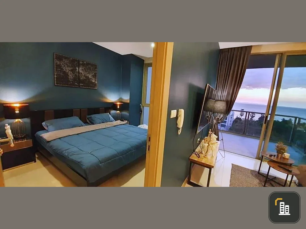 For rent: The Riviera Wong Amat Beach. Spacious room with plenty of usable space, coordinated decor, and stunning sea views. Book now!