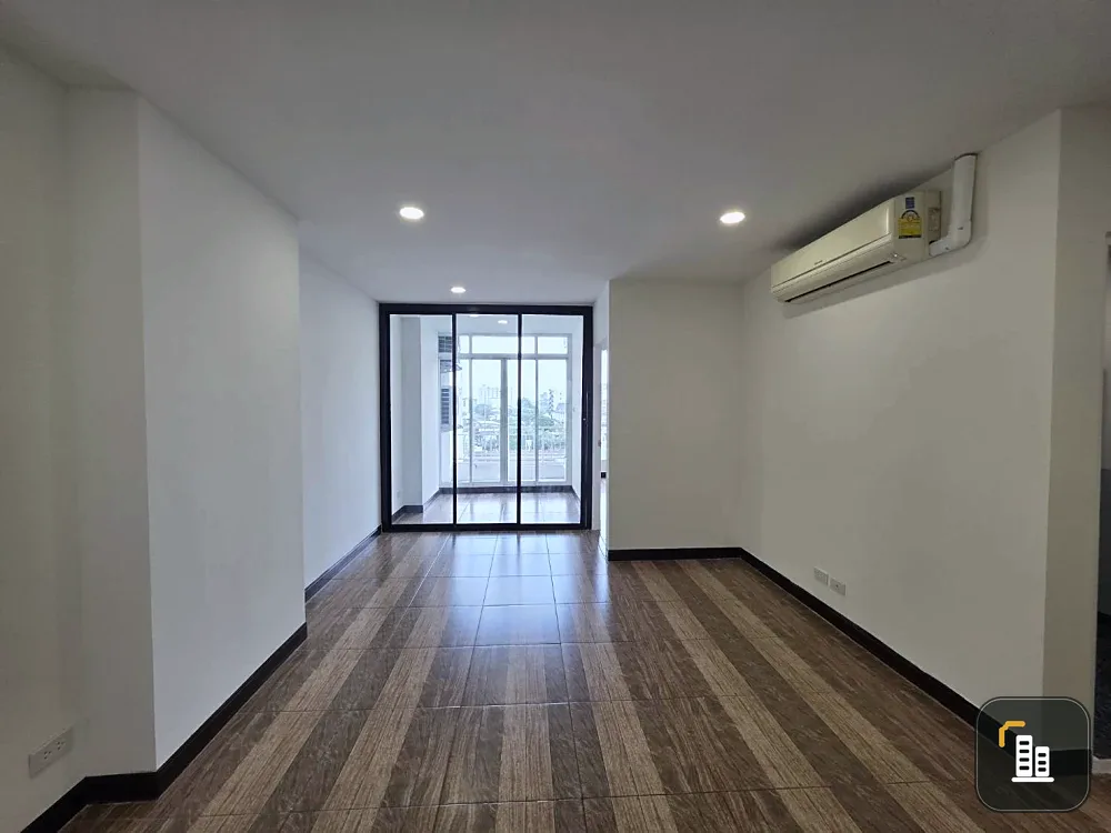 Selling The Star Condominium, 7th floor, pool view, unfurnished, bright and airy. Book now!
