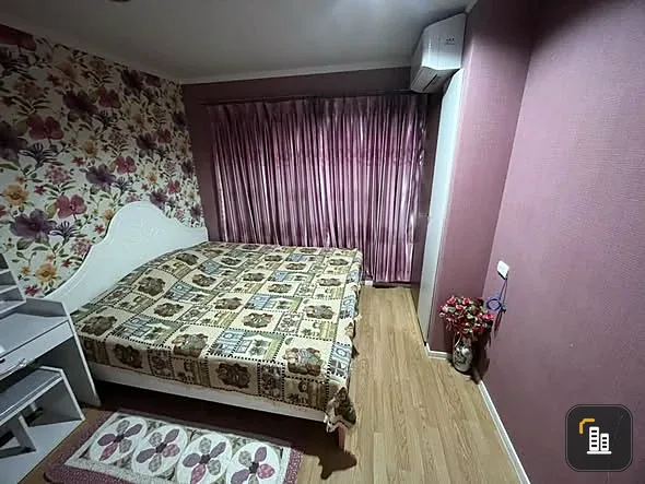 For sale or rent: Lumpini Ville Lasalle-Barring, 12th floor unit. High-quality wallpaper. Convenient location. Book now!