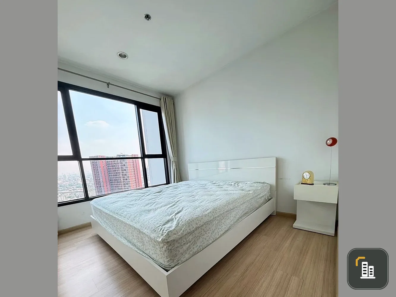 Selling a great unit at The Base Rama 9–Ramkhamhaeng. High floor, beautiful unblocked view. What are you waiting for?
