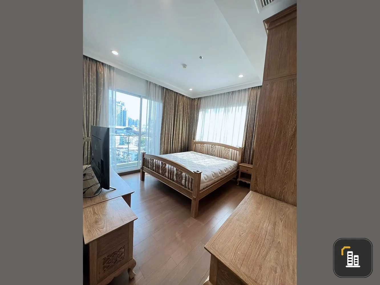 For Rent: Supalai Elite Phayathai – 2 BR, 10th Floor, High Ceilings, Close to BTS Phaya Thai