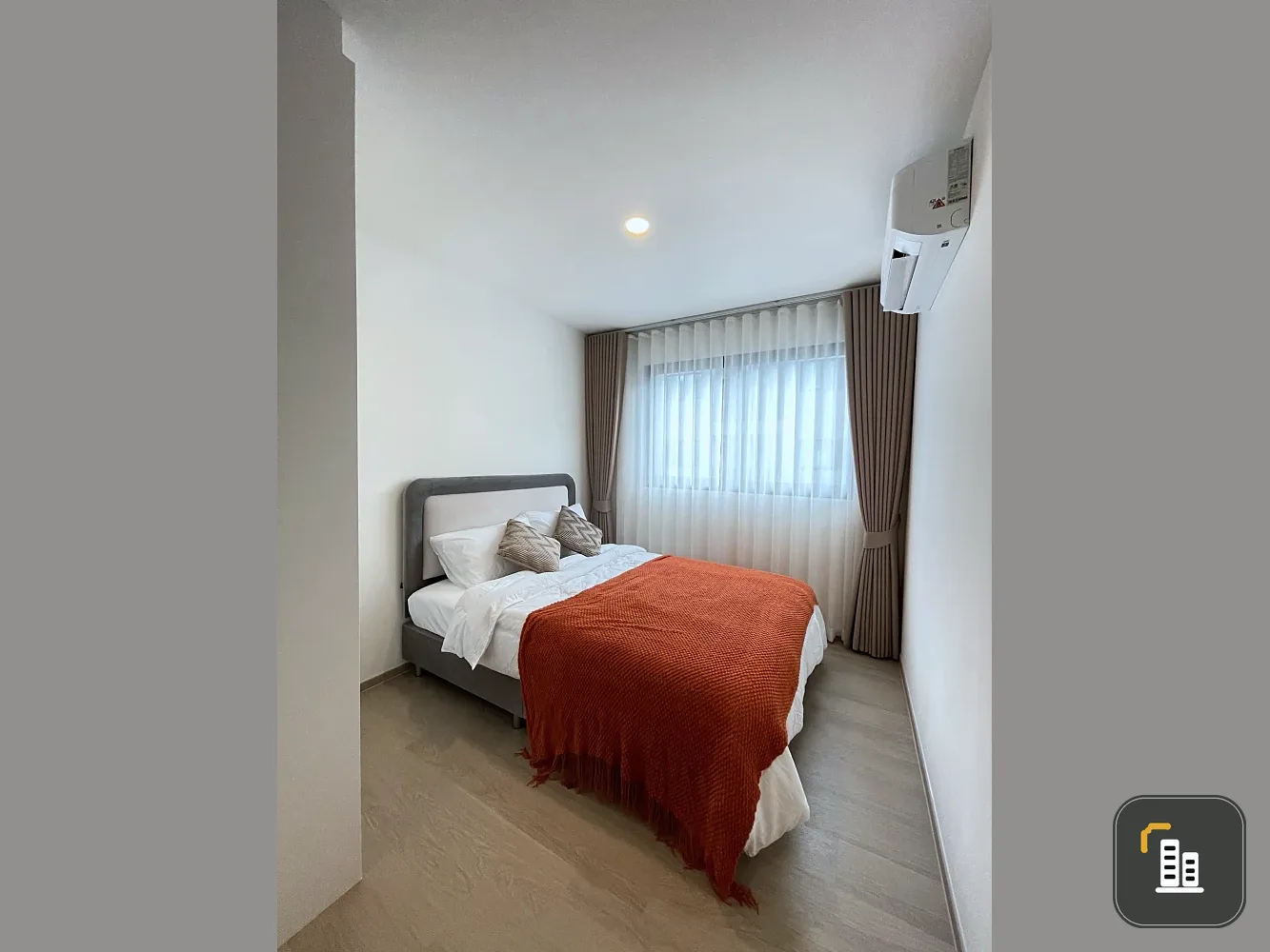 Selling a beautifully furnished, fully equipped 6th-floor unit at The Origin Bangkae. The room is bright white, spacious, and comfortable. Book now!