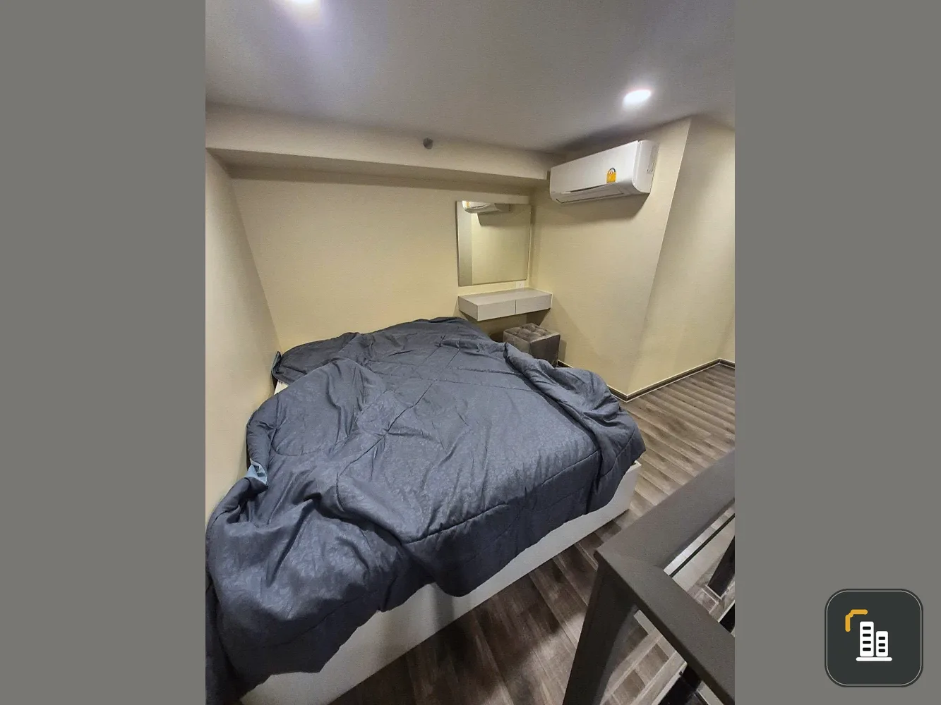 For rent: Knightsbridge Space Rama 9, 26th floor (very high floor), fully furnished. Don't wait!