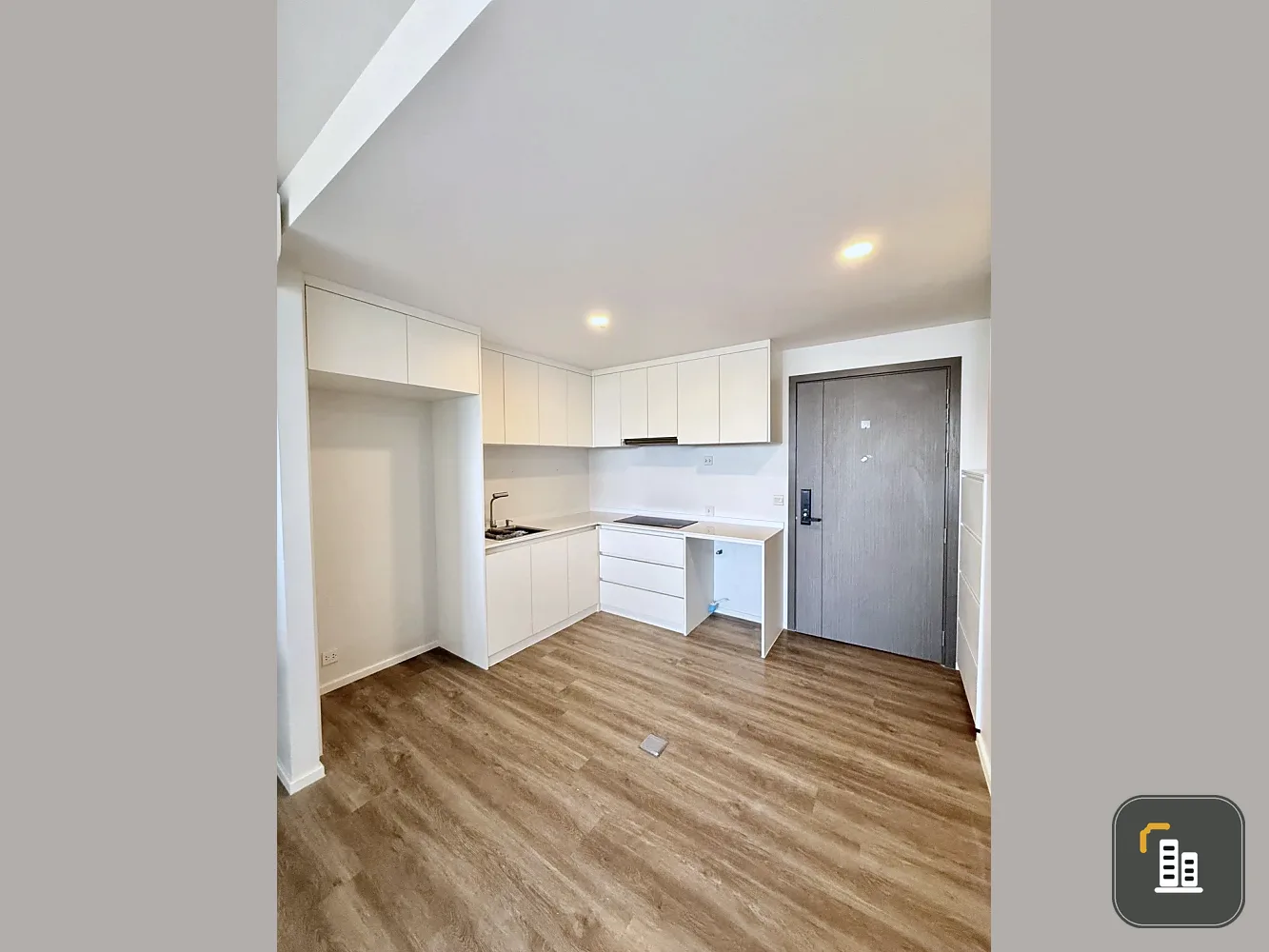 Sale Very Lasalle Sukhumvit 105 | Spacious 2 Bed 2 Bath, 7th Floor, 65 sq.m. Close to BTS Bearing