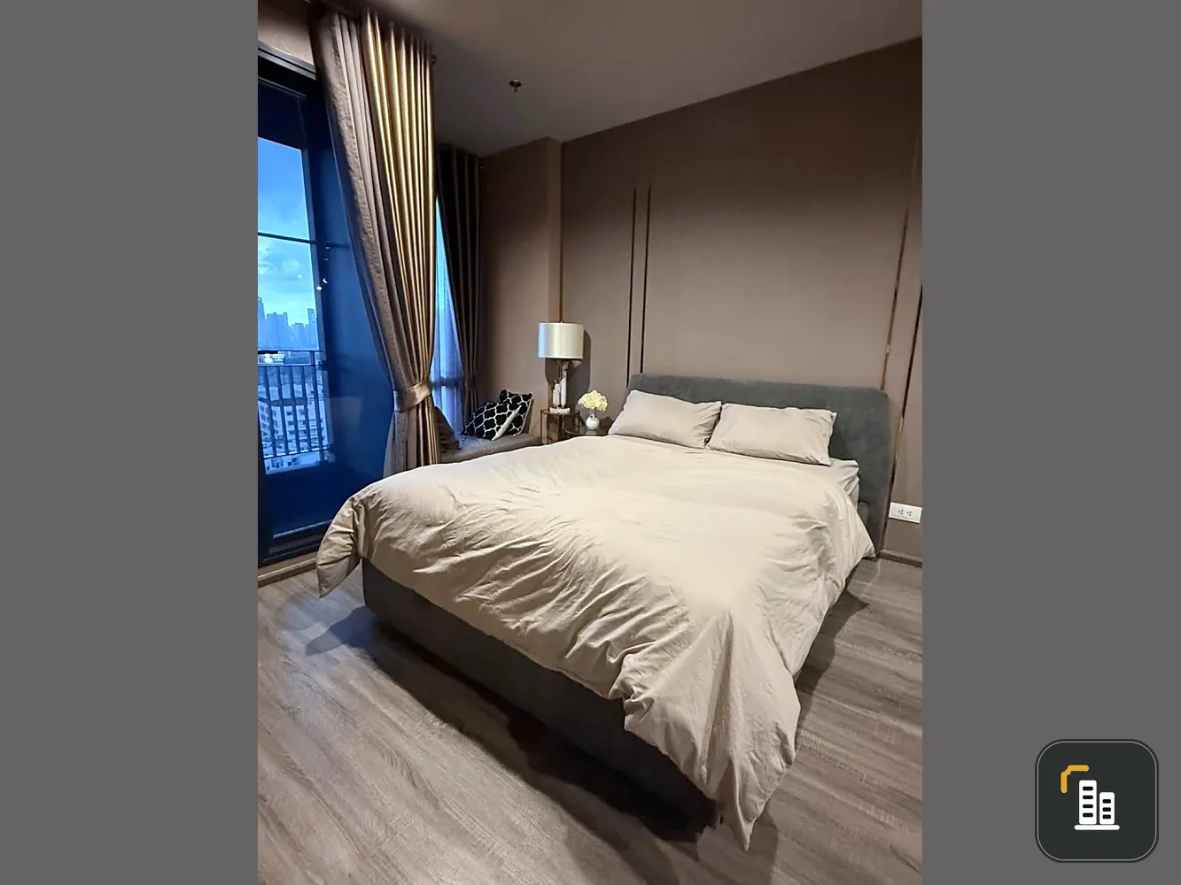 Selling Ideo Mobi Rangnam condo. Beautifully decorated unit with a stunning color scheme. Fully furnished. What are you waiting for?