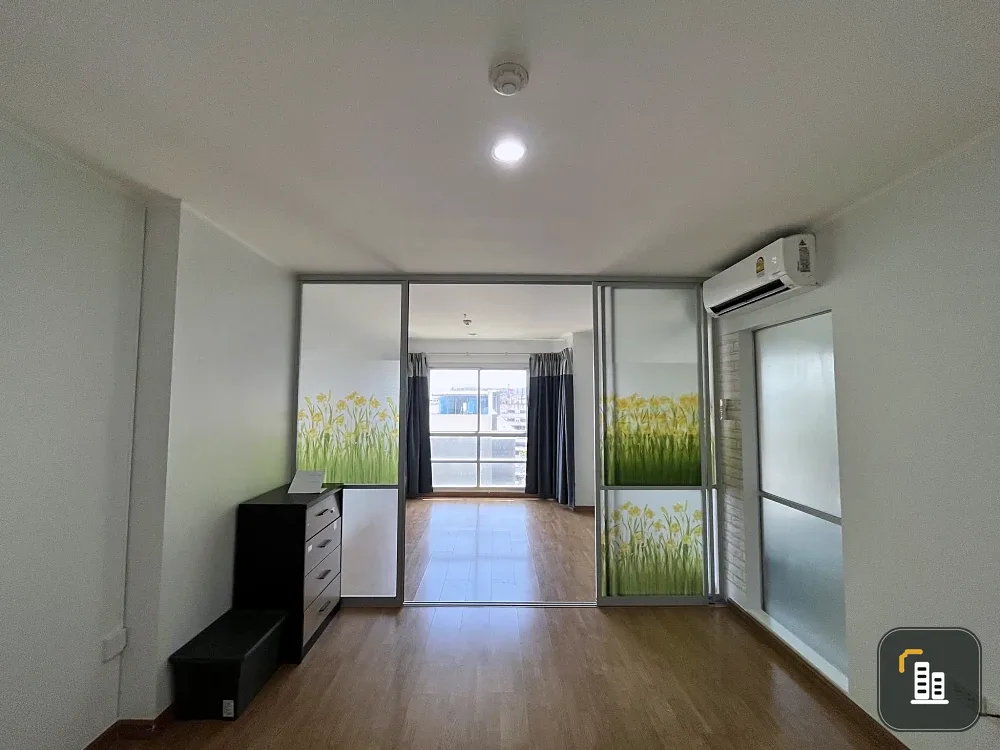 Selling U Delight @ Jatujak Station condo. Nice unit with complete amenities in a great location. Don't miss out!