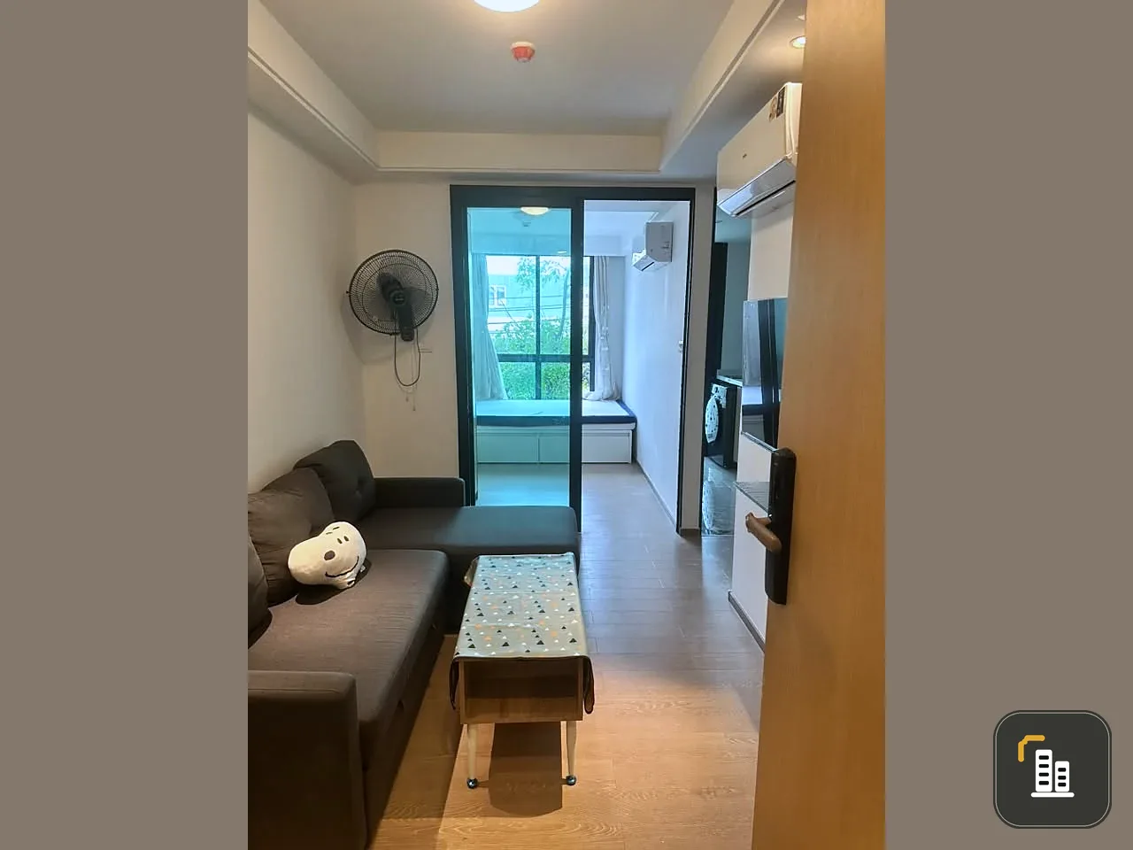 For rent: Regal Srinakarin 40, 2nd floor. Nice, fully furnished unit. Book now! Don't wait!