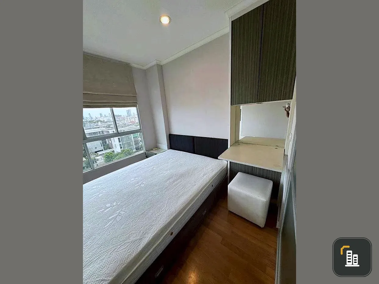 For sale: Lumpini Place Ratchayothin, 8th floor, Building C. Unobstructed view, good ventilation, well-designed room layout. First come, first served.