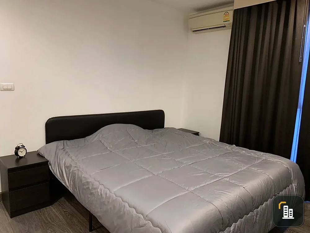 For rent: Rende Sukhumvit 23, 5th floor, fully furnished unit. Very comfortable and ready to move in. Book now! Don't miss out!