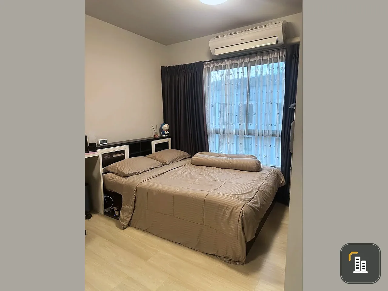 For sale or rent: UNIO Ramkhamhaeng - Serithai, 8th floor unit, high-quality built-in kitchen, swimming pool view. Book now!