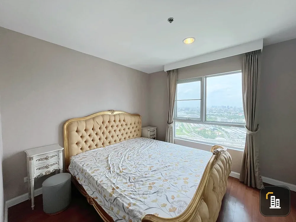 Urgent sale! Belle Grand Rama 9 condo, large unit with ample living space. Grab this opportunity to own one now!